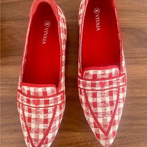 VIVAIA Amelia 2.0 Pointed-Toe Loafers – Red & White Gingham